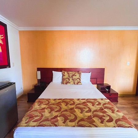 Hotel Luxor Pereira Luaran gambar
