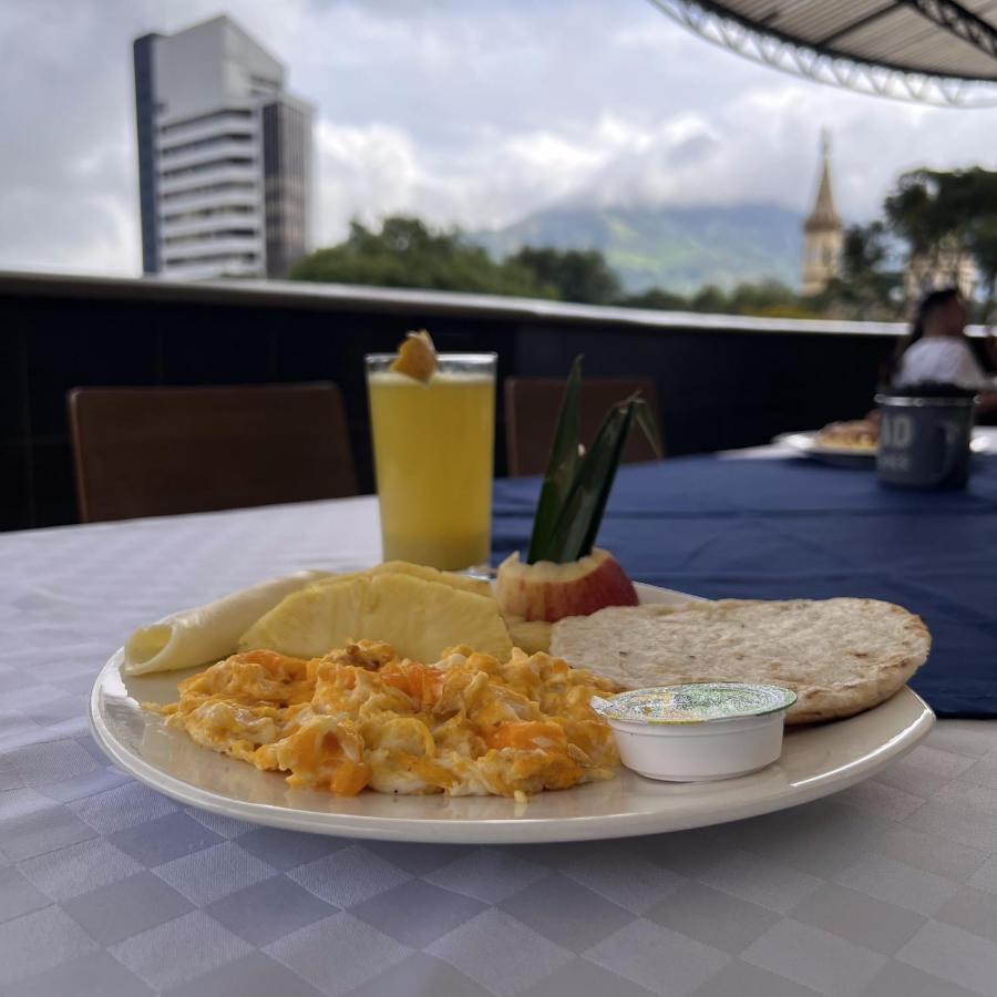 Hotel Luxor Pereira Luaran gambar