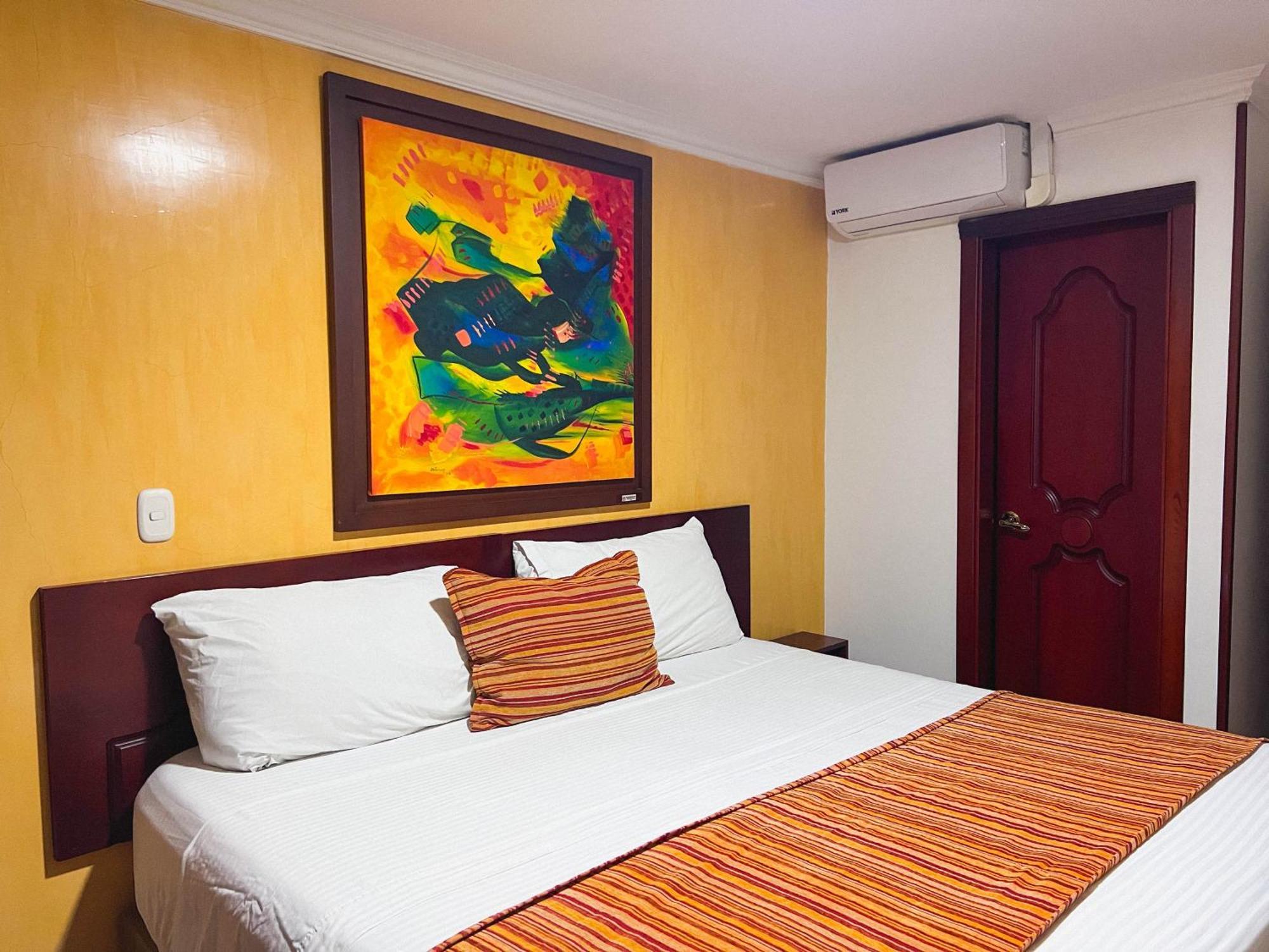 Hotel Luxor Pereira Luaran gambar