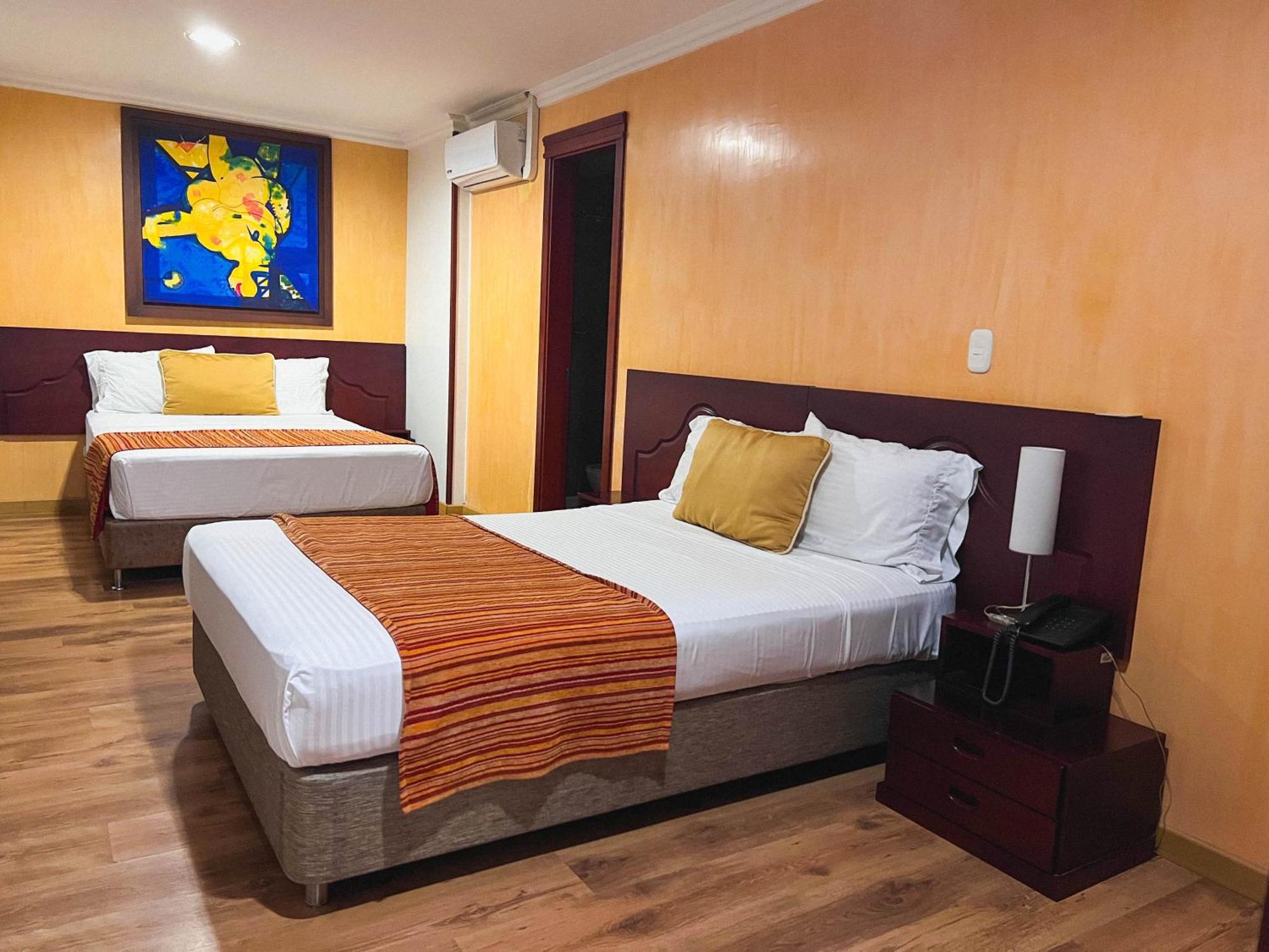 Hotel Luxor Pereira Luaran gambar