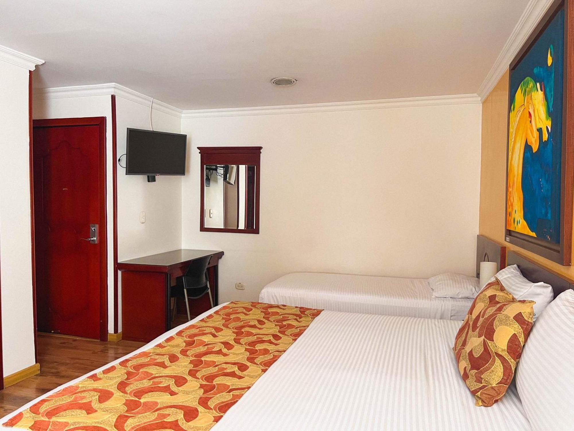 Hotel Luxor Pereira Luaran gambar
