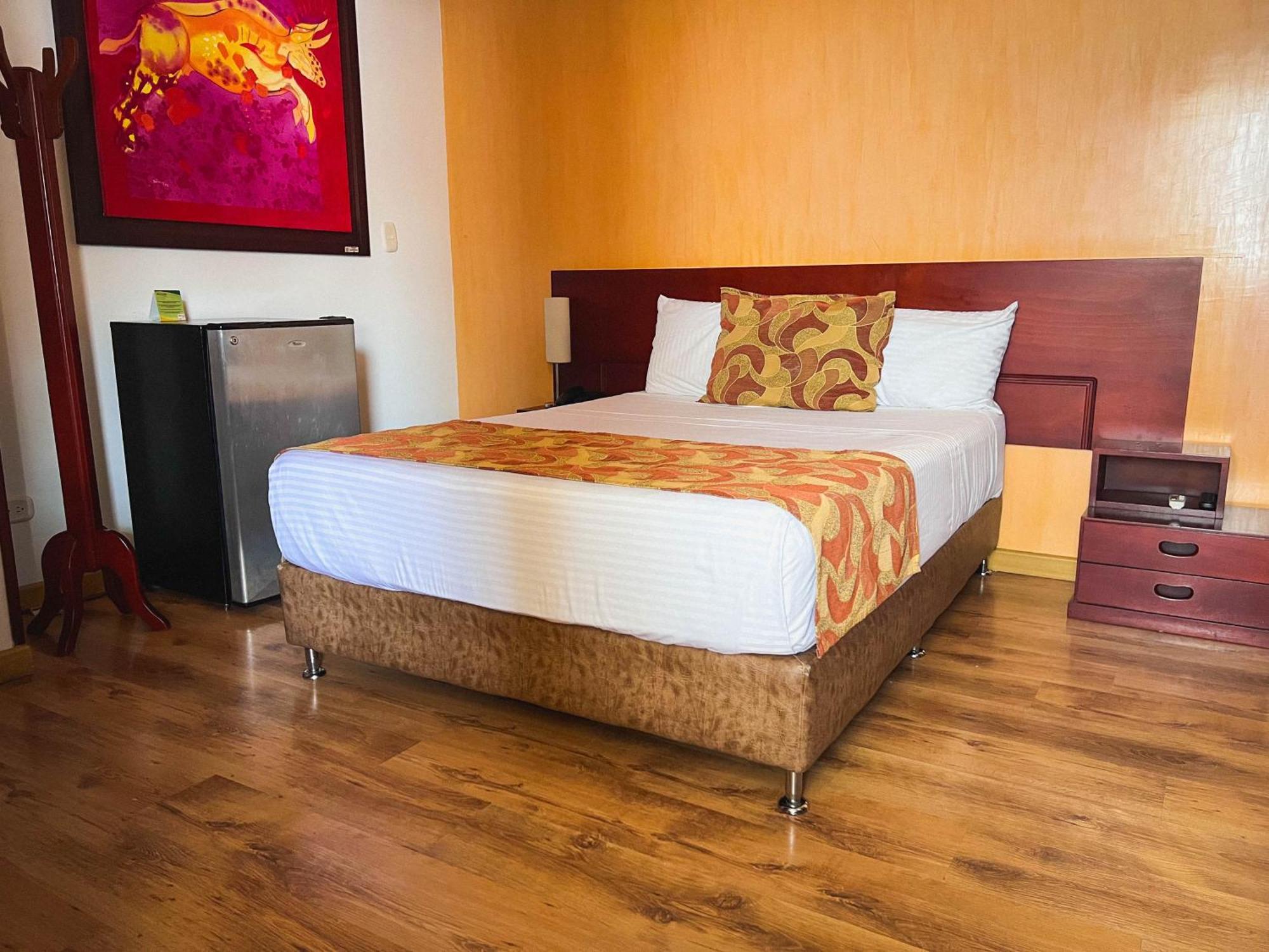 Hotel Luxor Pereira Luaran gambar